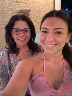 Meet your Poshers, Ali & Amy